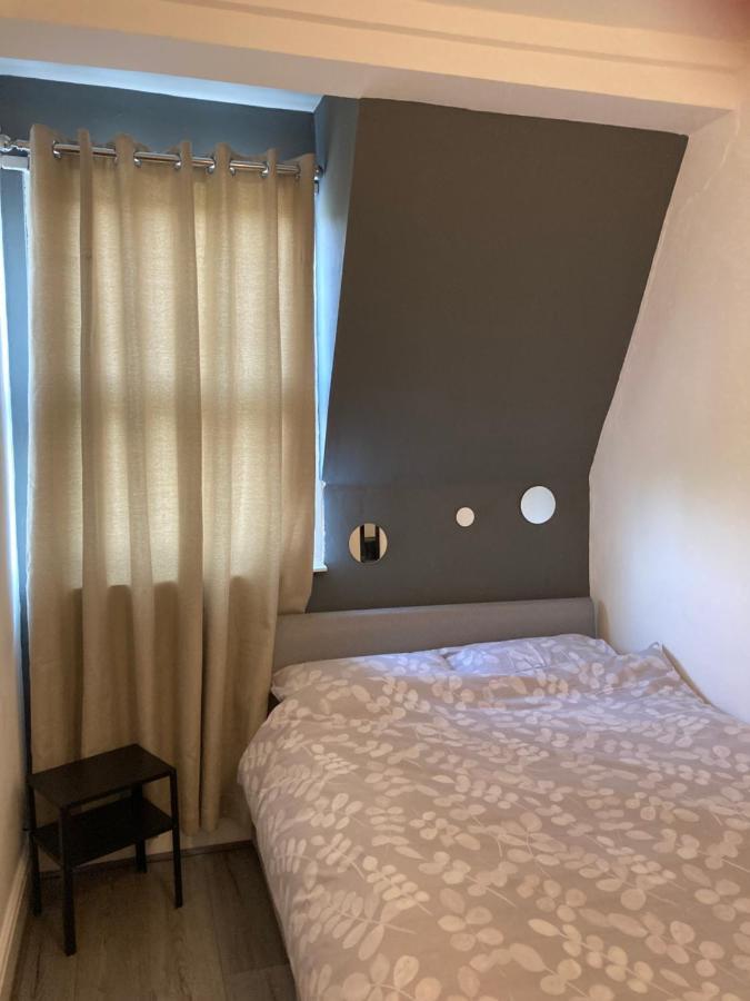 Chosen Rocky Lane Private Rooms ลิเวอร์พูล ภายนอก รูปภาพ