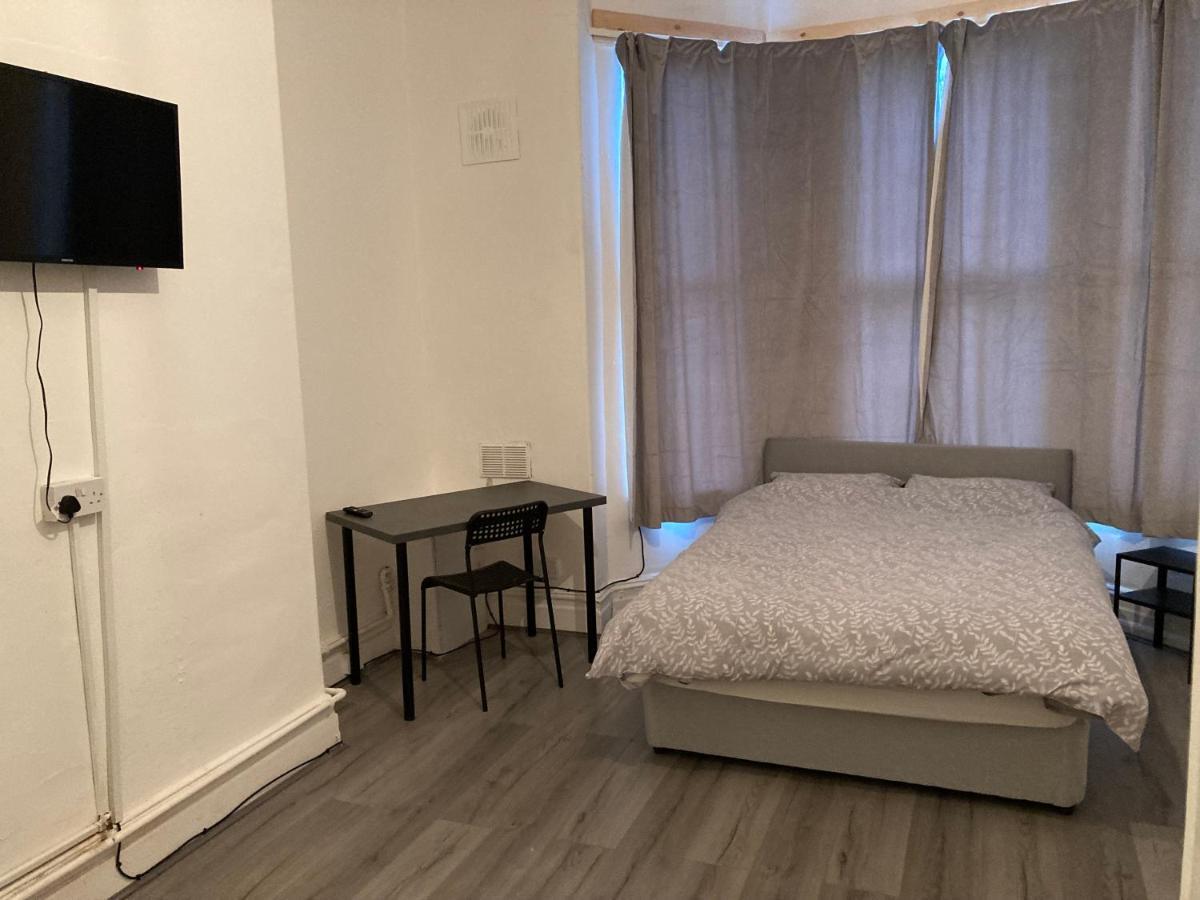 Chosen Rocky Lane Private Rooms ลิเวอร์พูล ภายนอก รูปภาพ